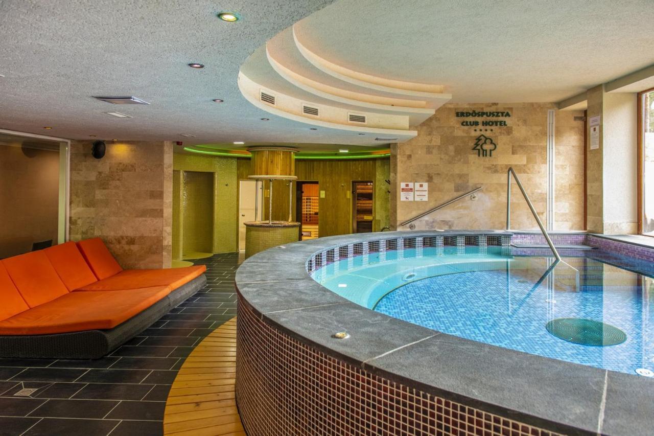 Erdospuszta Club Hotel Fenyves 데브레첸 외부 사진