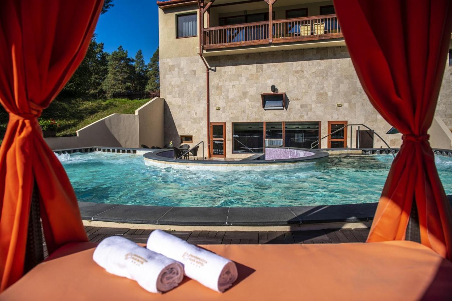 Erdospuszta Club Hotel Fenyves 데브레첸 외부 사진