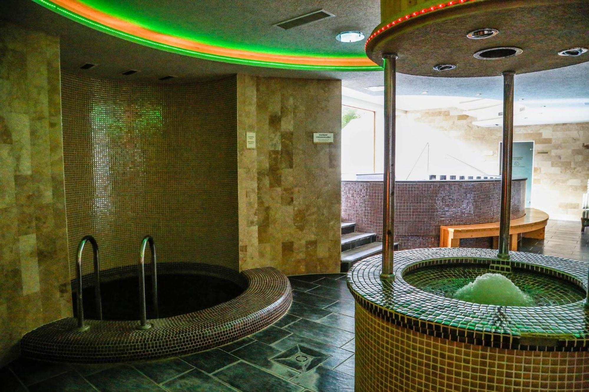 Erdospuszta Club Hotel Fenyves 데브레첸 외부 사진