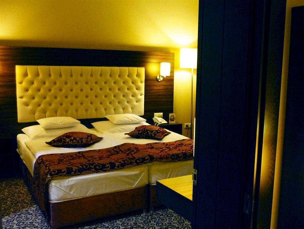 Erdospuszta Club Hotel Fenyves 데브레첸 외부 사진